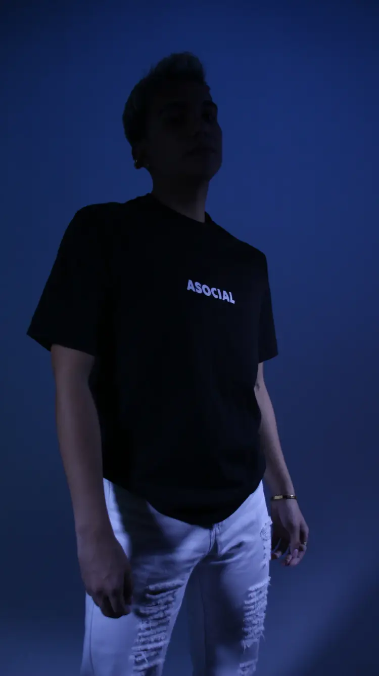 Camiseta Asocial Negro