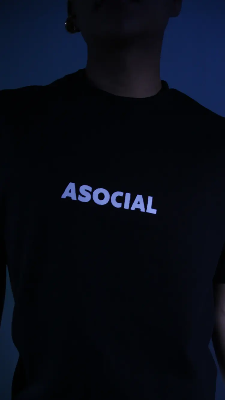 Camiseta Asocial Negro