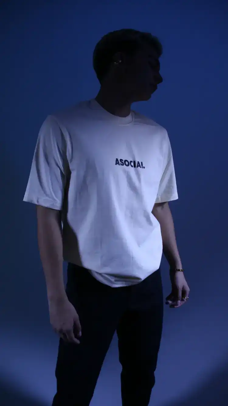 Camiseta Asocial Beige